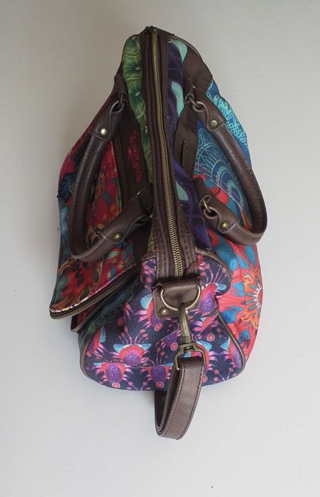 Carteira Desigual