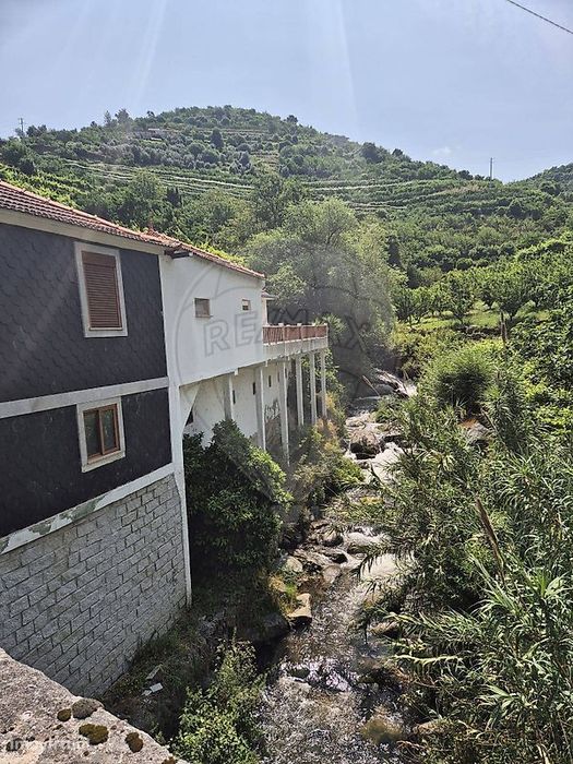 Moradia T4 para venda