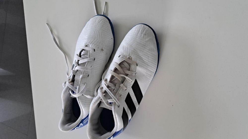 Buty piłkarskie Adidas halówki rozmiar 38
