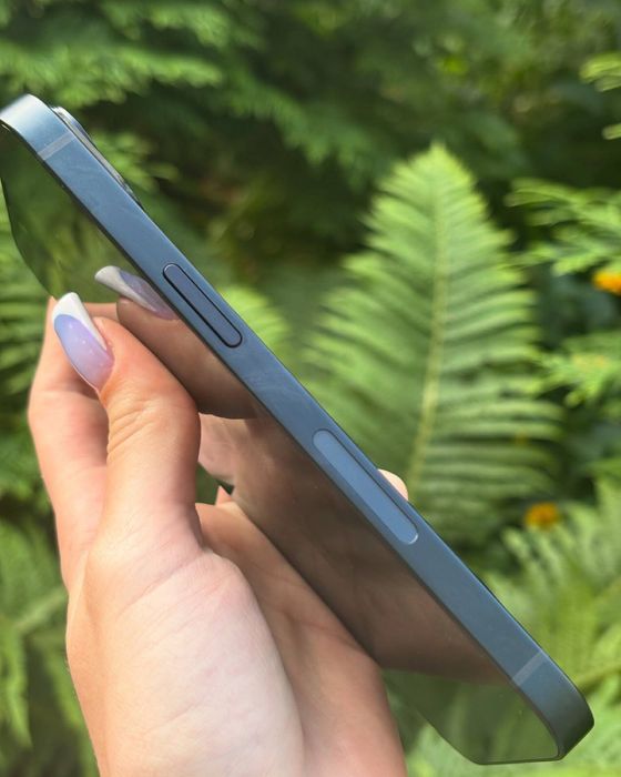 Продам  айфон 14