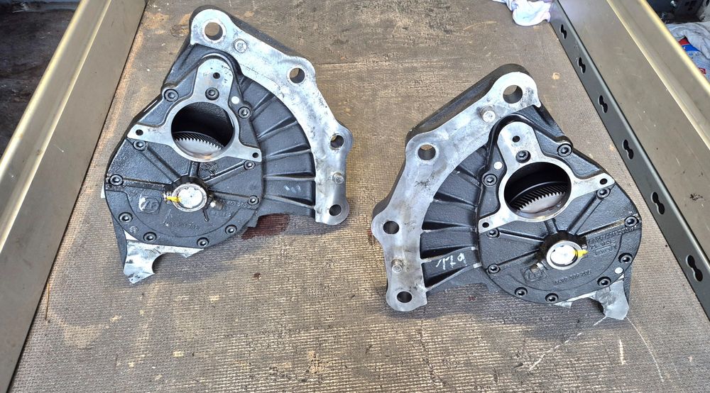 Zwrotnica Piasta R L wózek widłowy Toyota ZF G​P​2​5 46​9​9​82​5​1​87