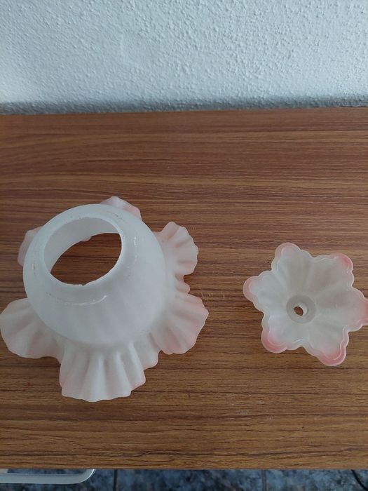 Abajur / Tulipas em vidro, bom estado.