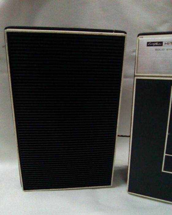 Hitachi Solid State Stereo Cassette Recorder c/ duas colunas