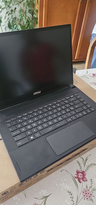 Portátil MSI GS66 Stealth 10UH