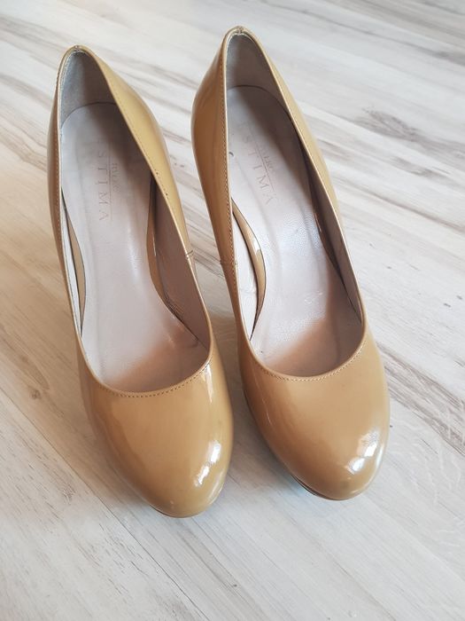 Szpilki czółenka Ryłko  lakierowane 38