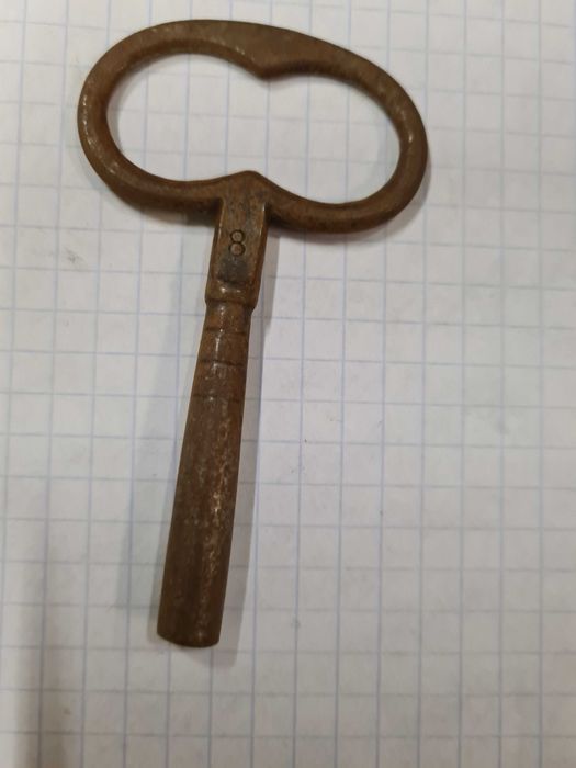 Stary kluczyk do zegara mechanicznego – 4 mm [135]