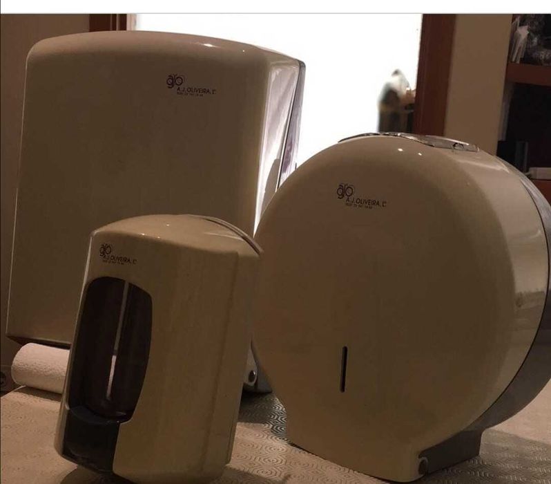 SÓ 15€. KIT PARA WC PARA PAPEL HIGIECO E GEL DAS MÃOS