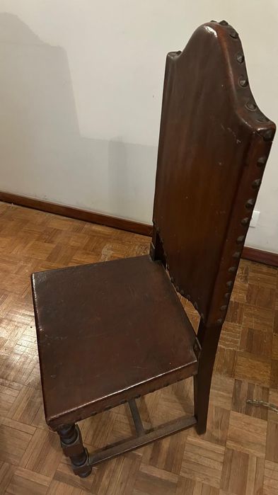 Mesa vintage com 6 cadeiras