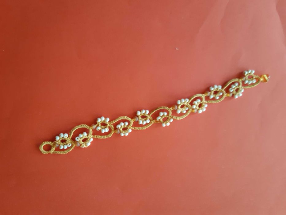 Bransoletka frywolitkowa