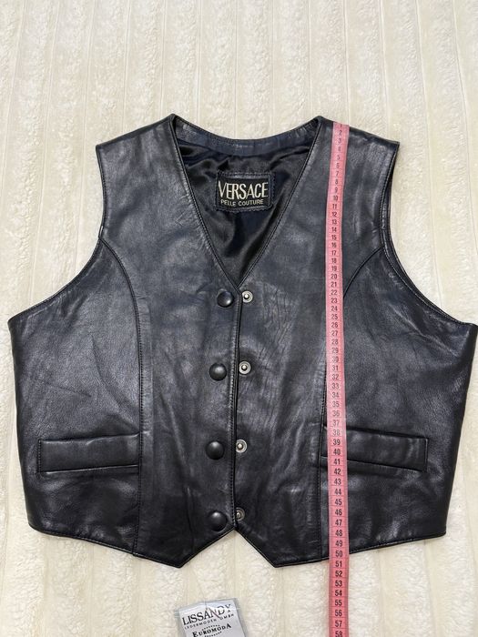 Кожаная жилетка Versace