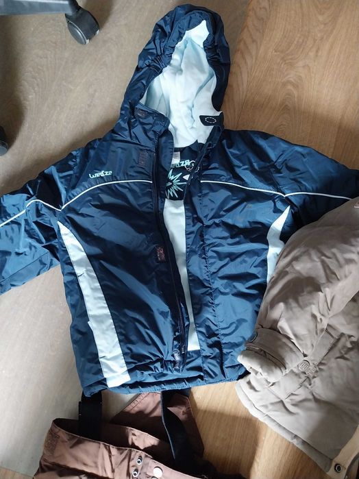 Roupa para neve 2/4 anos - botas,2 casacos e 2 calças neve