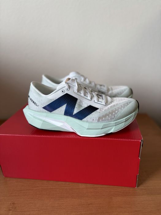 Новые ОРИГИНАЛ оригінал беговые кроссовки кросівки New Balance нб FuelCell Rebel V4