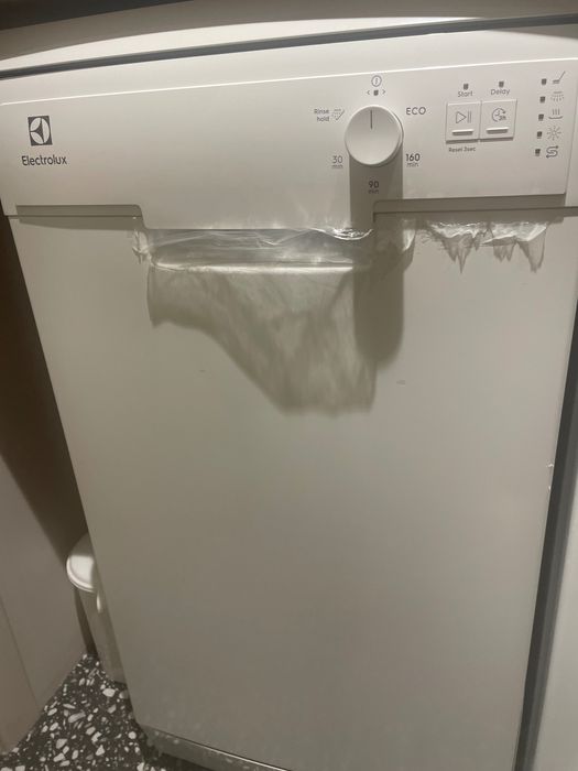 Продаж нової посудомийної машини ELECTROLUX