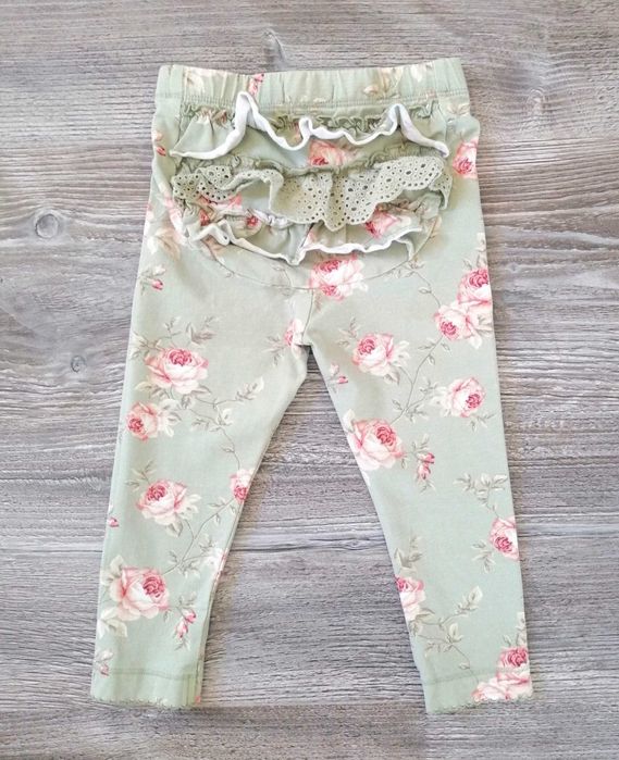 Newbie zielone legginsy w róże 86