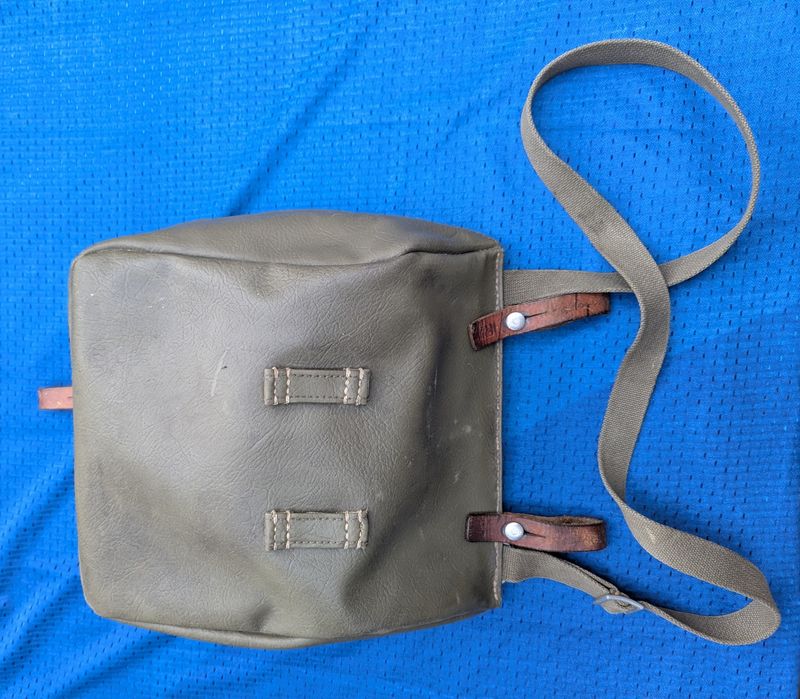 Сухарна сумка Швейцарської армії
 SCHWEIZER ARMEE BROTBEUTEL