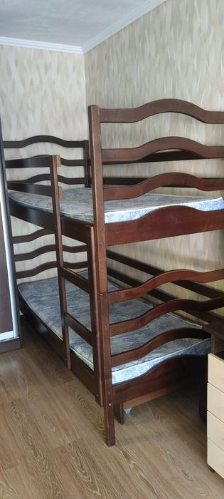 Двоярусне ліжко для дітей