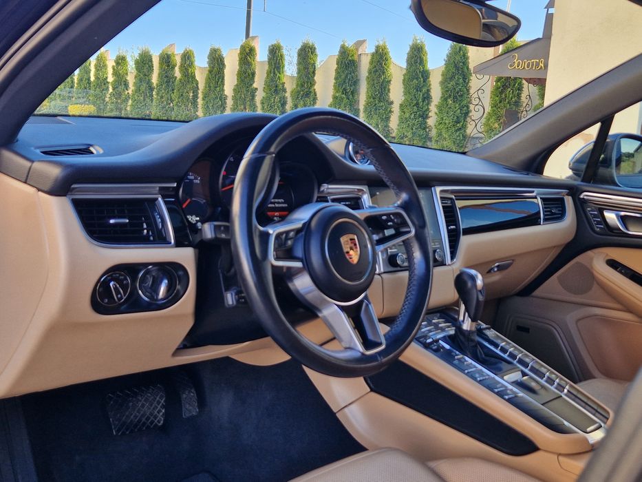 Porsche macan 2017