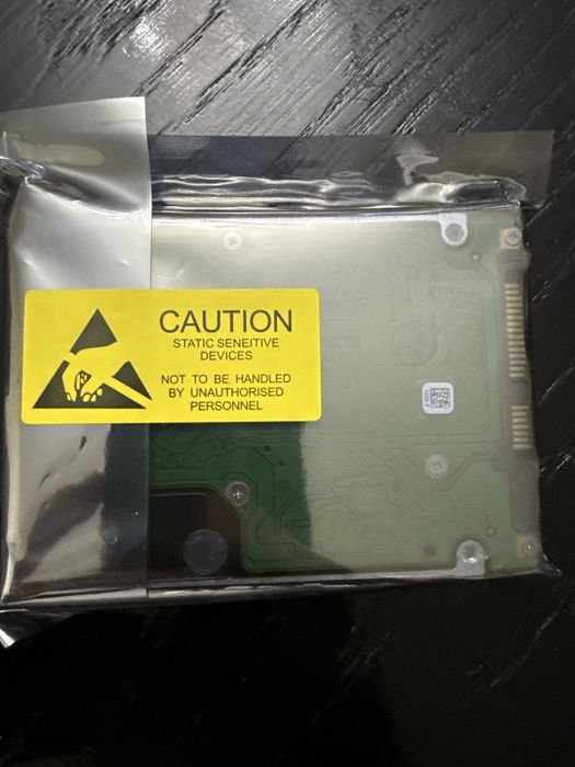 Продам новий серверний Жорсткий диск HDD Dell HUC101812CSS204 SAS 1,2 ТБ, в заводській упаковці.