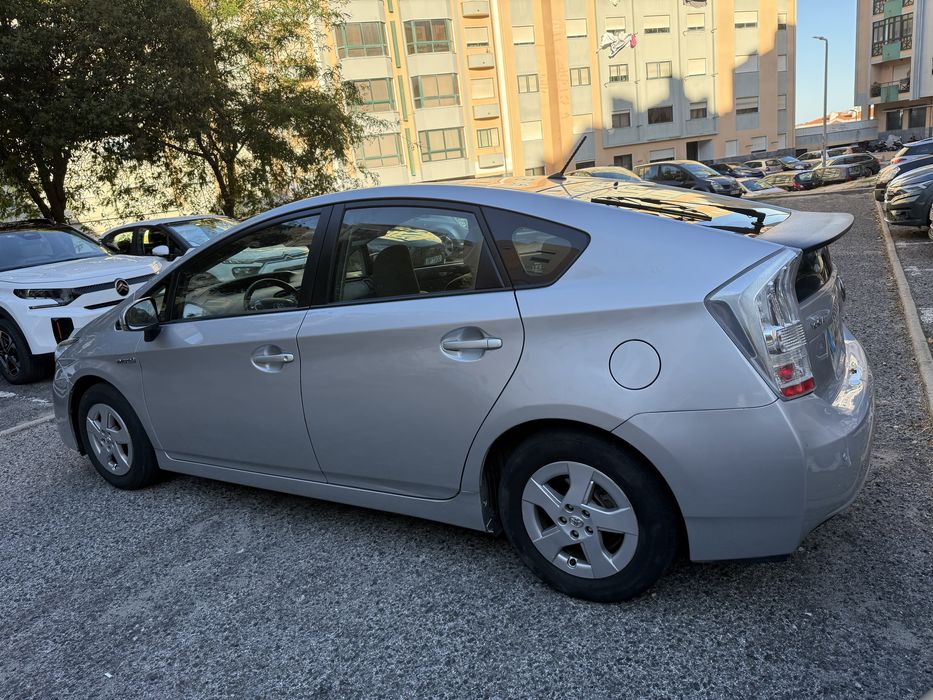 Toyota prius 2011