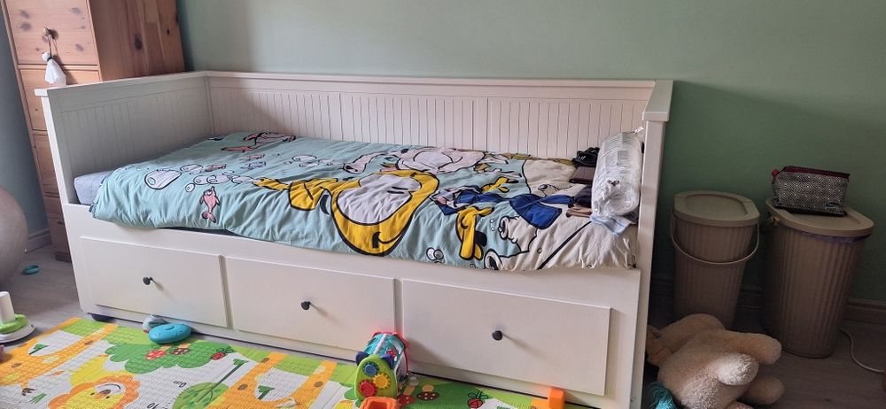 Cama dupla Hemnes Ikea + 2 colchões