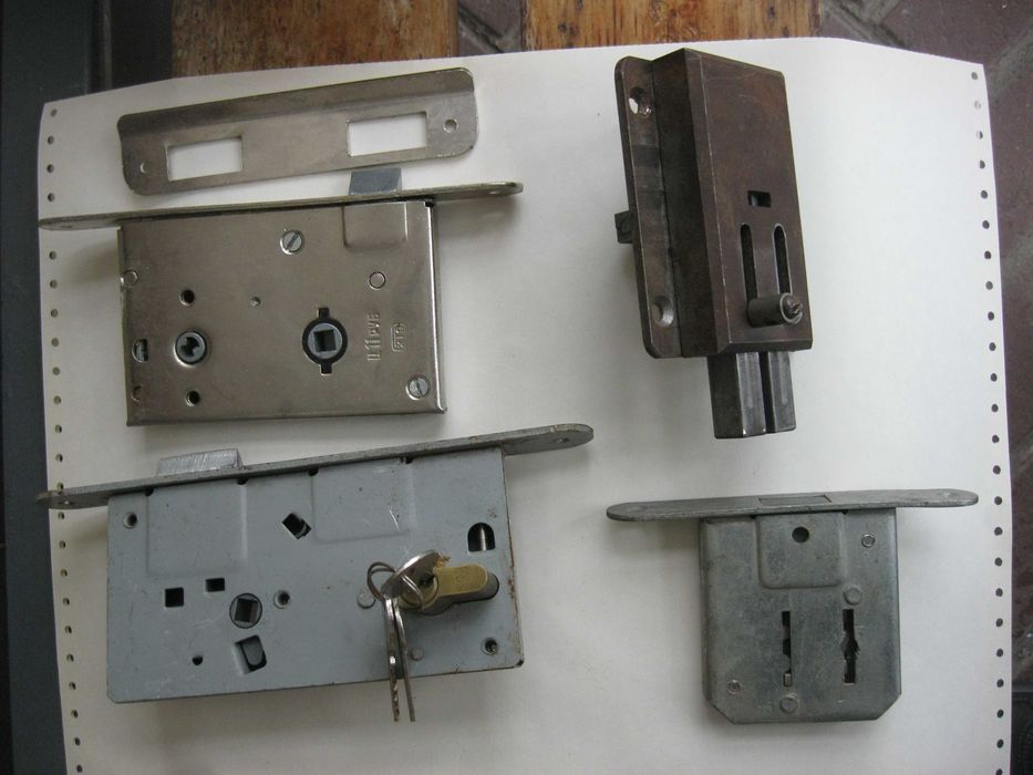 Продам дверной замок