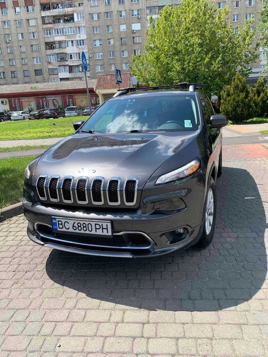 Продам терміново JEEP CHEROKEE.