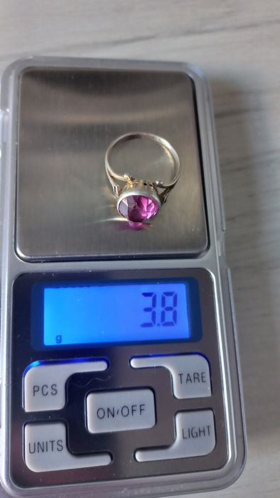Срібна каблучка з корундом рожевим