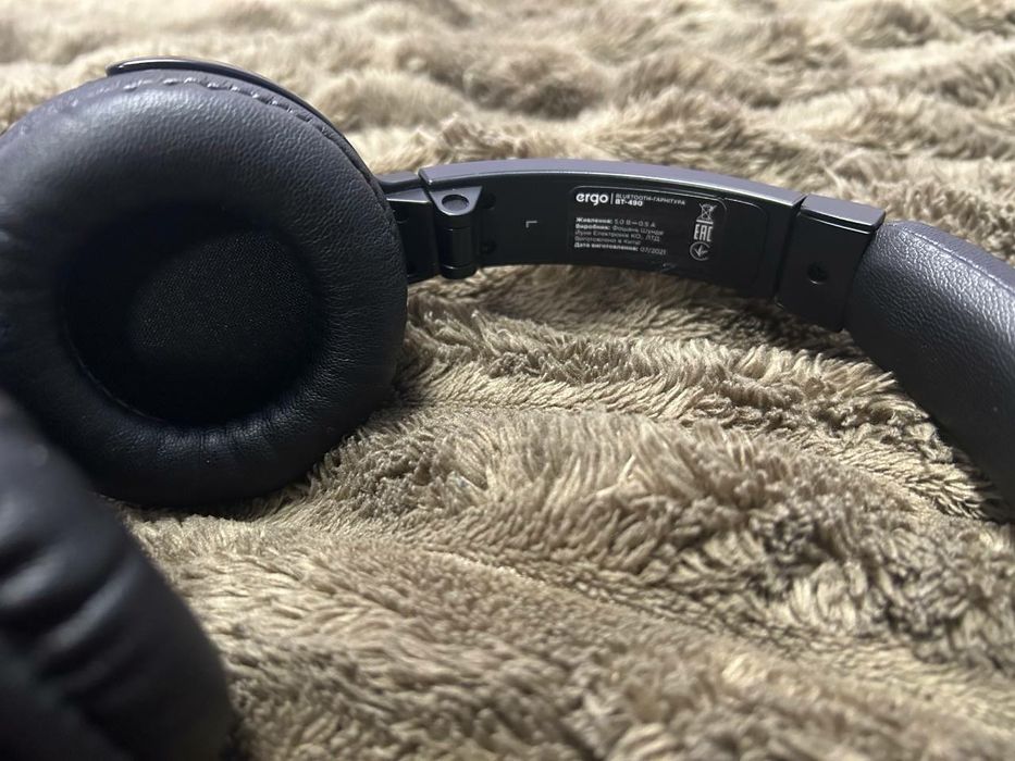 Наушники       .