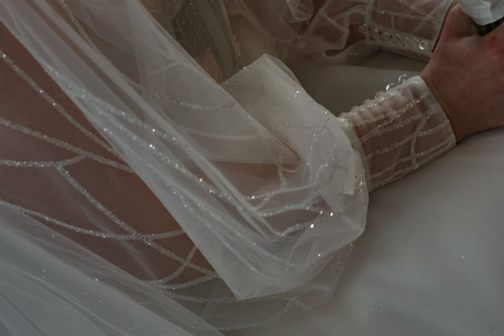 Весільне плаття білого кольору