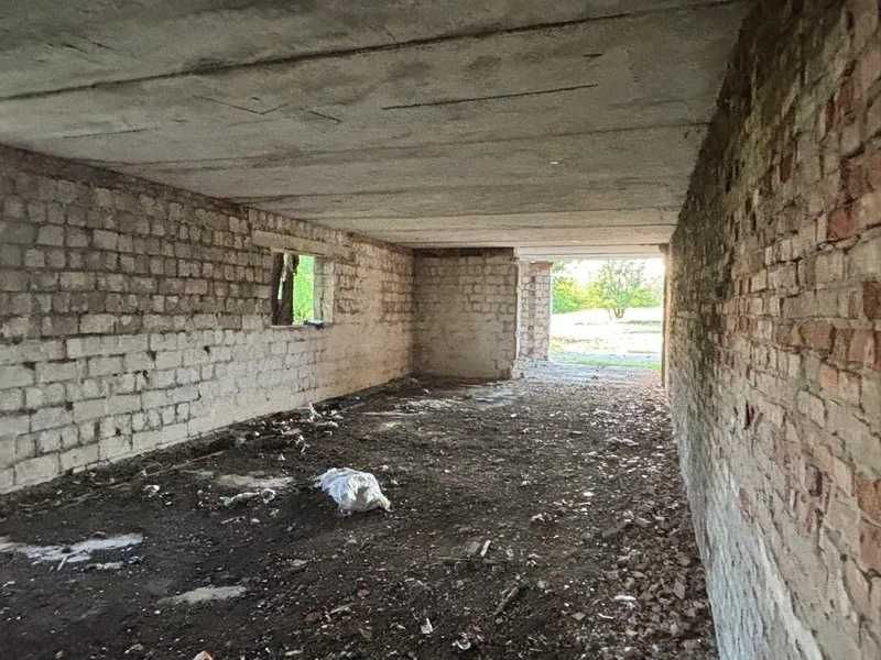 ПРОДАЖ - Будівля - виробничий будинок з спорудами (корівник) 943,2 м2