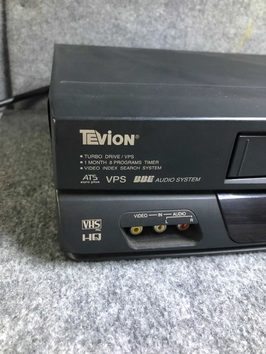 Magnetowid VHS Tevion (model MD 8950)