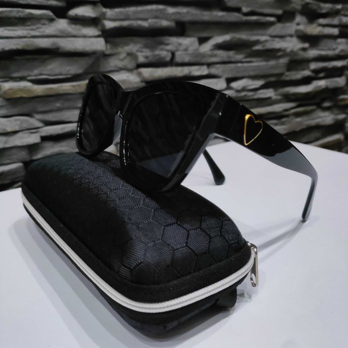 Nowe okulary z etui przeciwsłoneczne