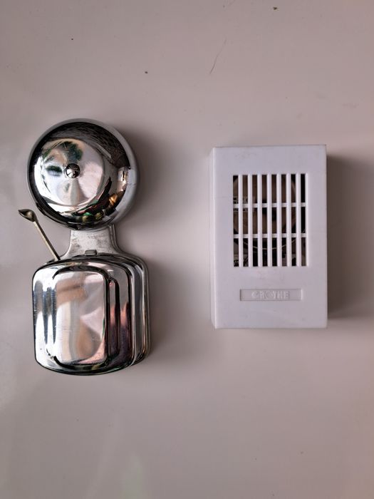 Klasyczny dzwonek do drzwi dwie sztuki