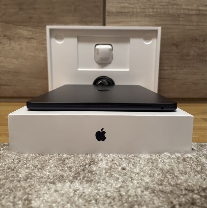 MacBook air 13.6 m2 8/512 2023