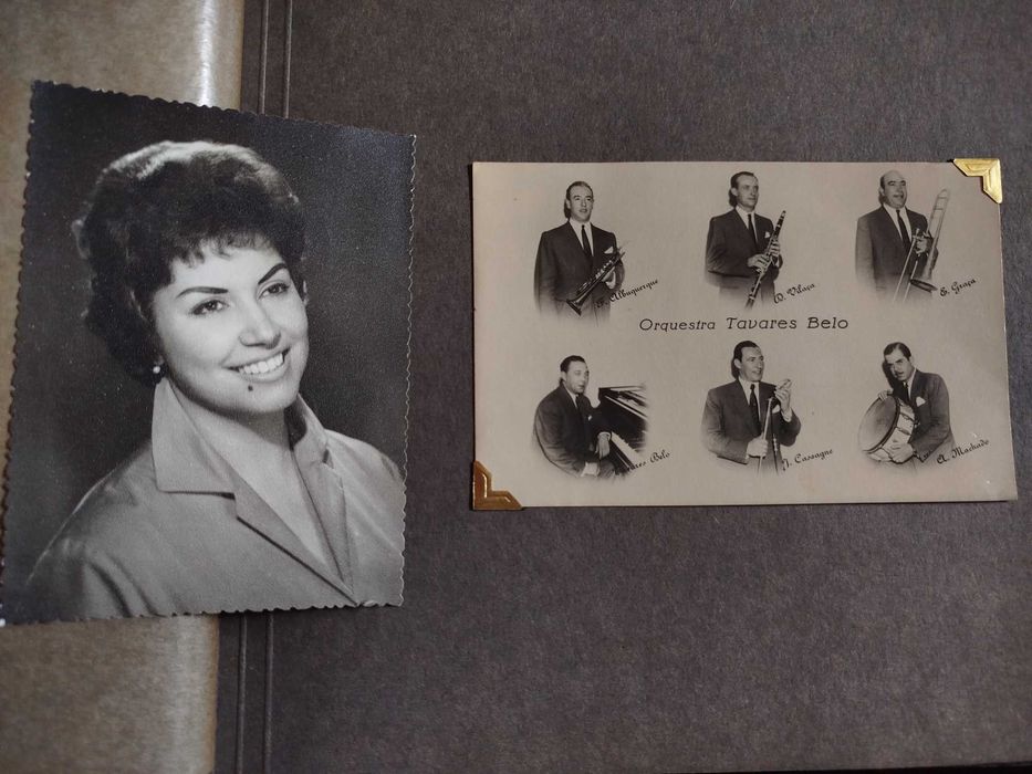 Álbum de fotos com dedicatória e assinaturas.