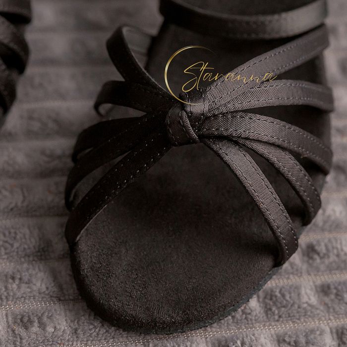 Босоніжки для танців, професійні, є розміри