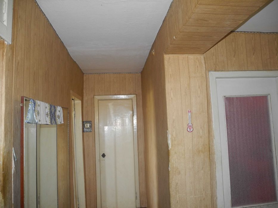 Продається трикімнатна квартира в центрі міста