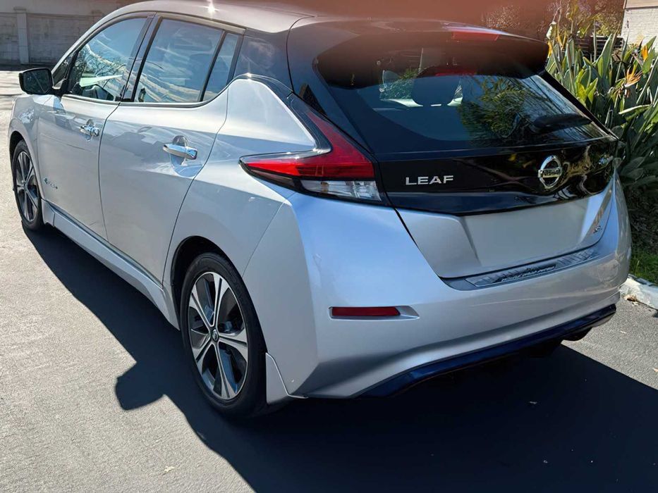 Nissan LEAF SL      2019