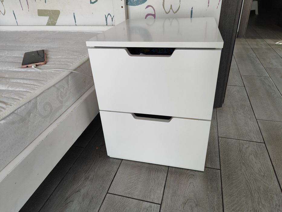 Ікеа меблі б/у дрох ярусне ліжко,шафа,комод,тумбочки ,стіл,крісло