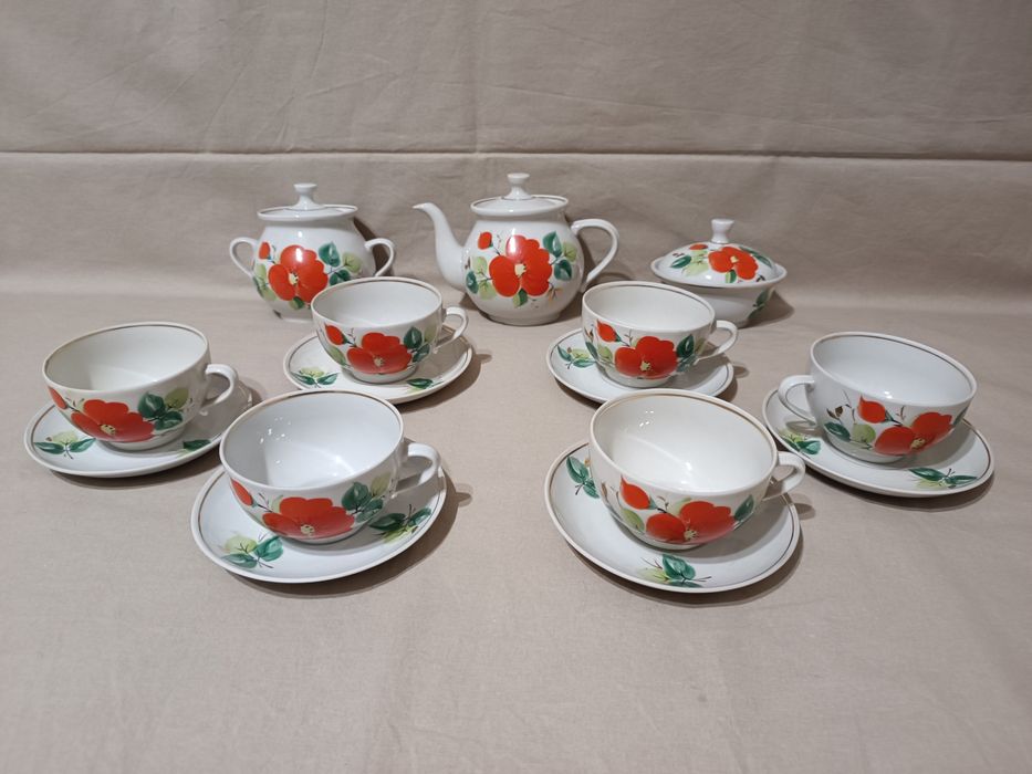 Чайный сервиз фарфоровый