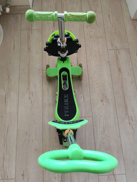 Самокат з сидінням в гарному стані