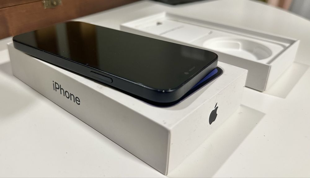 Iphone 12 uszkodzony ekran