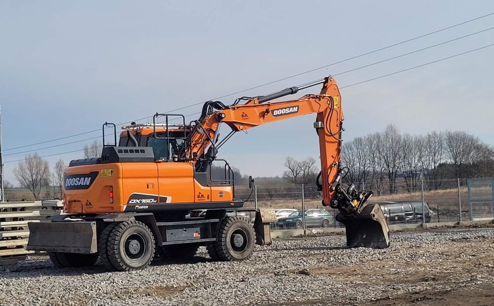 Usługi Koparką Kołową, Gąsienicową, Spycharka, Budowa Dróg, Transport