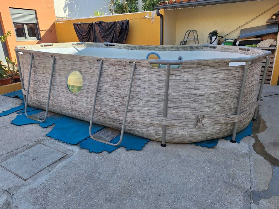 Piscina portatil com muito pouco uso