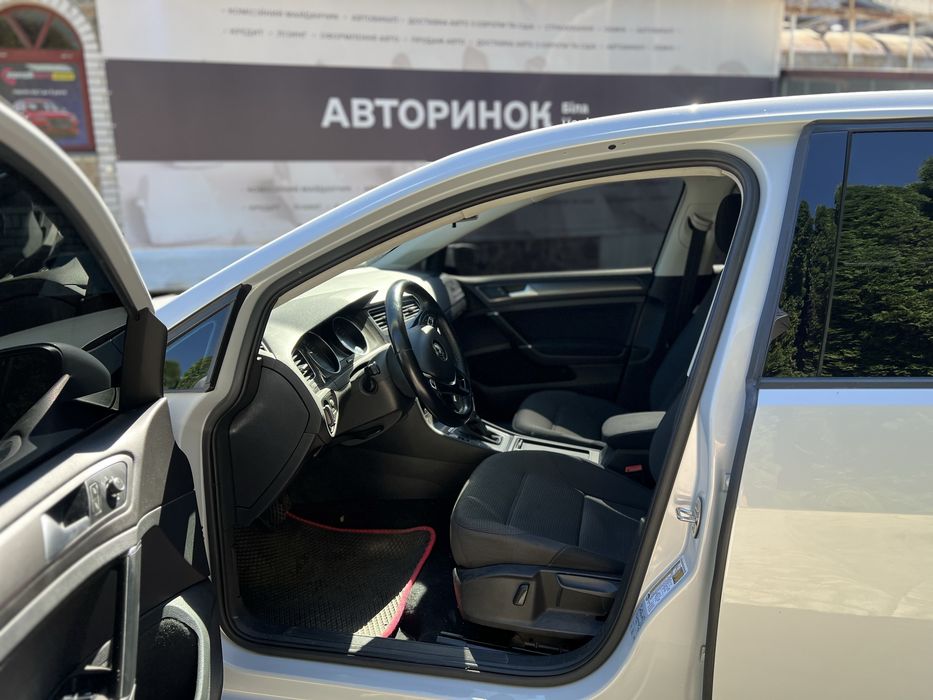 Volkswagen E-Golf 2017