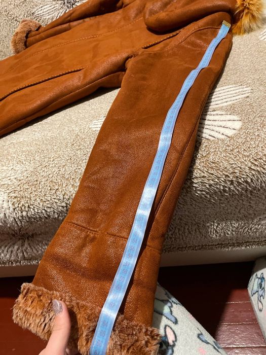 Жіноча дублянка з натуральним хутром тепла з капюшоном кишенями