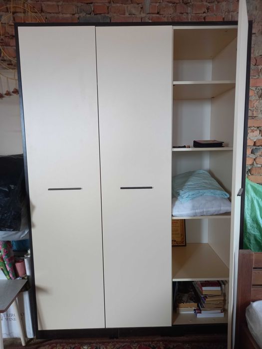 Шафа / шкаф нова