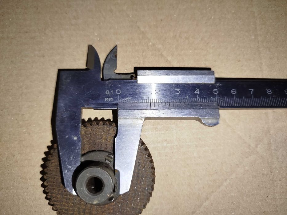 Шестерня  виготовлено х текстолітового матеріала діаметер 55мм