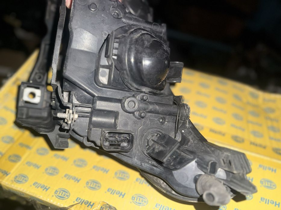 Фара  е60 bmw b/y