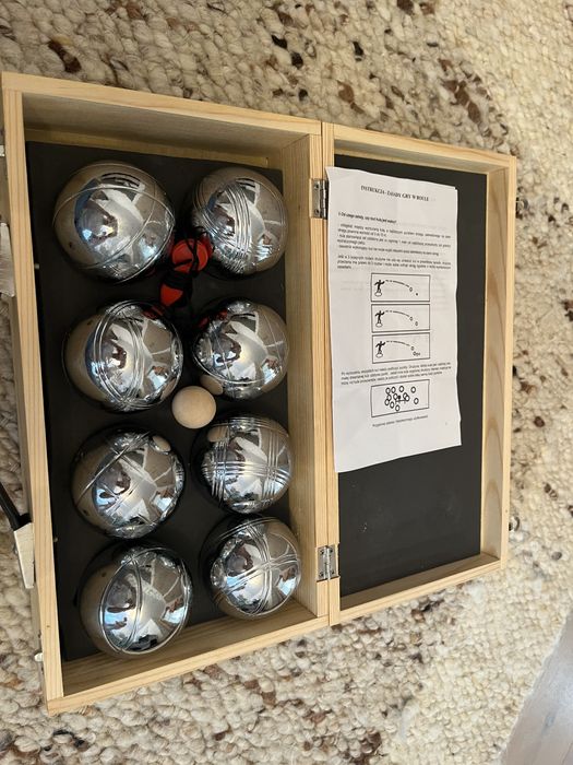 Boule metalowe w drewnianej skrzynce